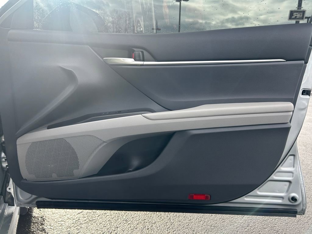 Used 2024 Toyota Camry SE w/ Cold Weather Package image 25