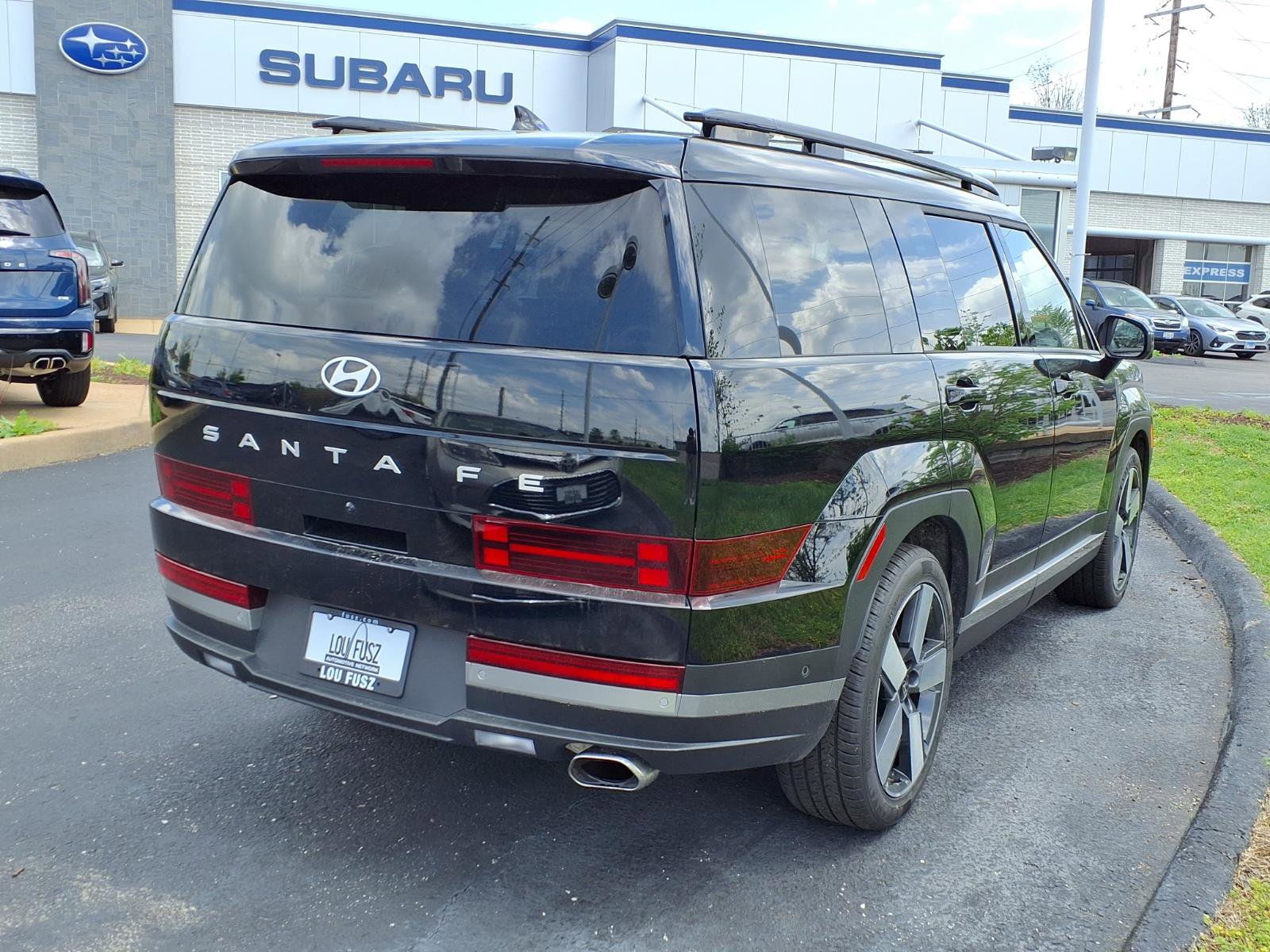 Used 2024 Hyundai Santa Fe Limited image 4