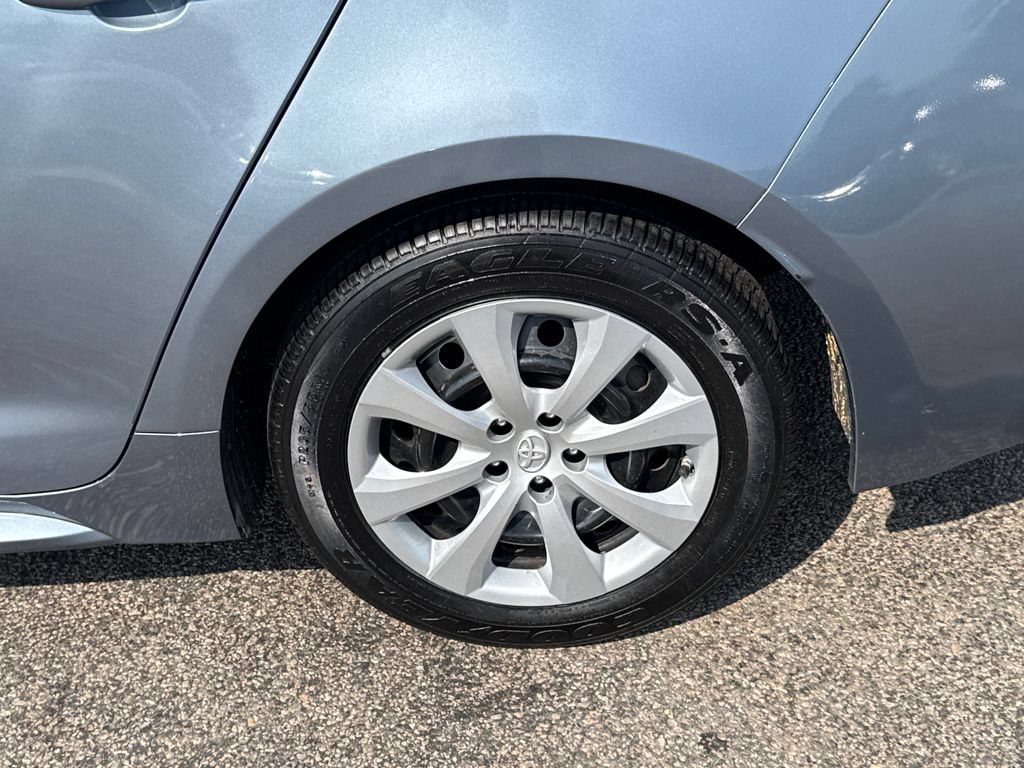 Used 2020 Toyota Corolla LE FWD image 38