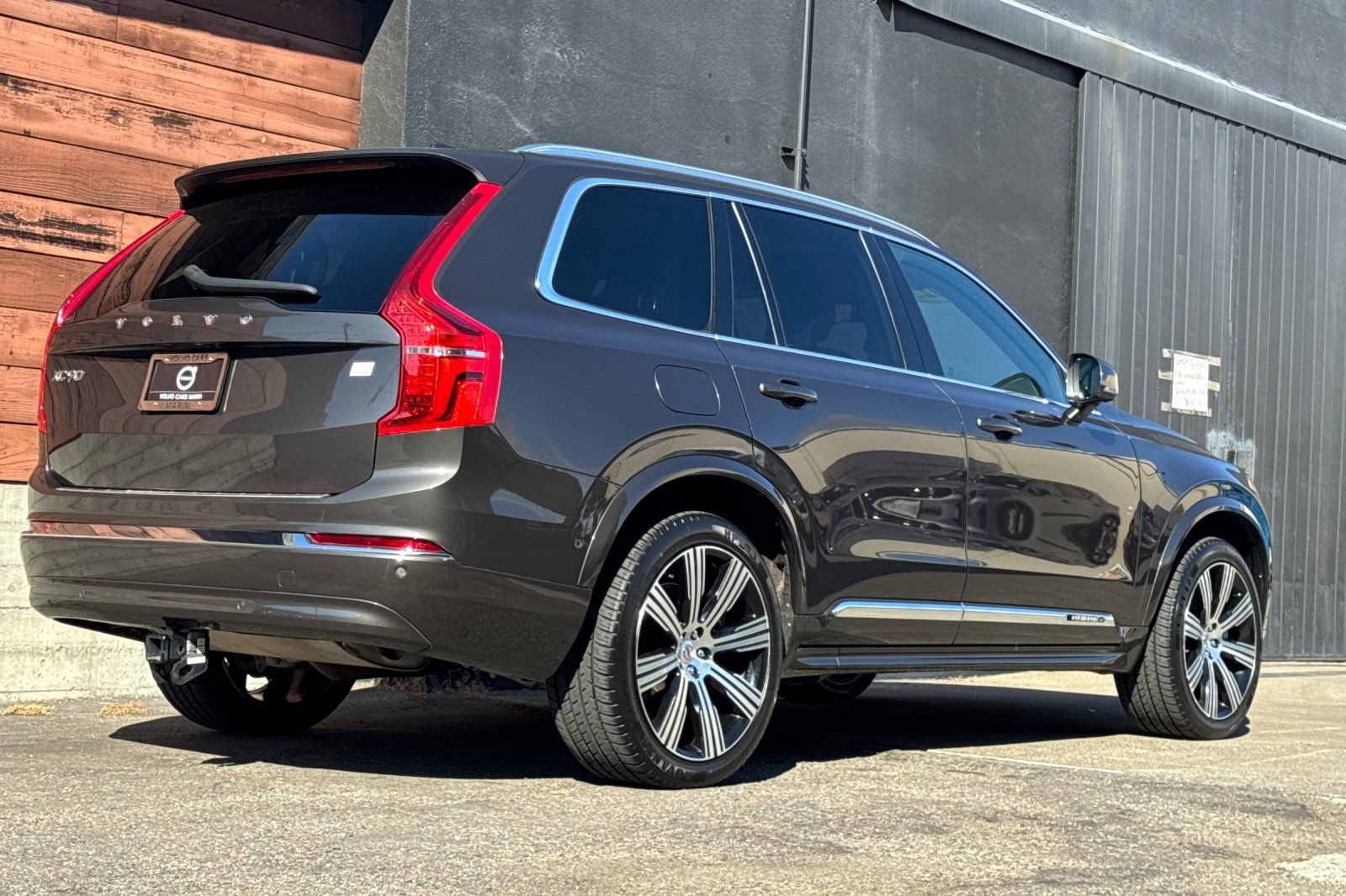 Used 2023 Volvo XC90 T8 Plus w/ Protection Package Premier AWD/4WD image 2