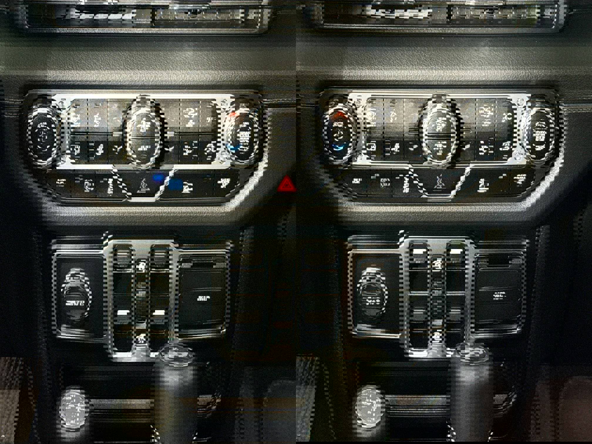 Used 2024 Jeep Wrangler Sahara image 26