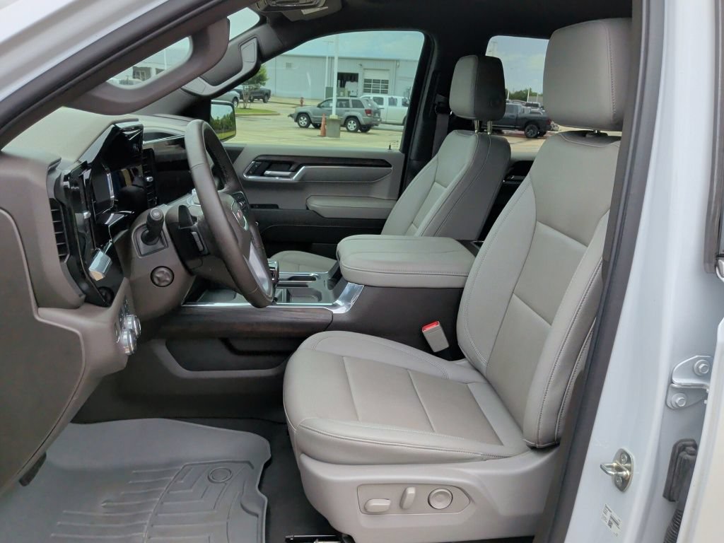 Used 2024 GMC Sierra 1500 SLT AWD/4WD image 13