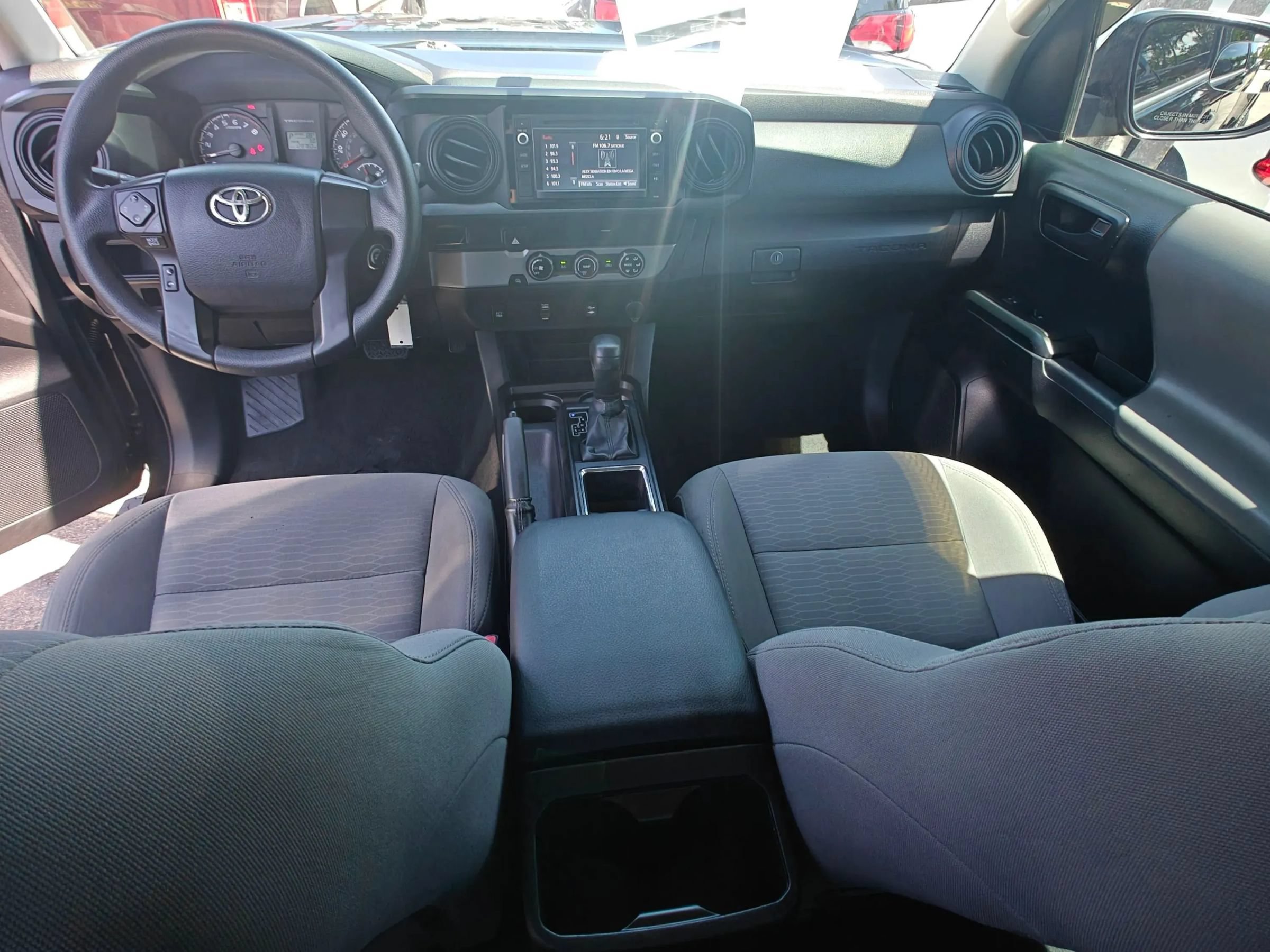 Used 2017 Toyota Tacoma SR RWD image 13