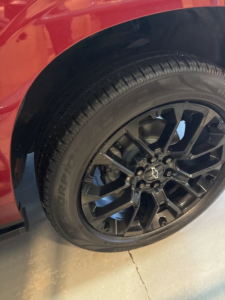 Used 2023 Chevrolet Suburban Premier image 14