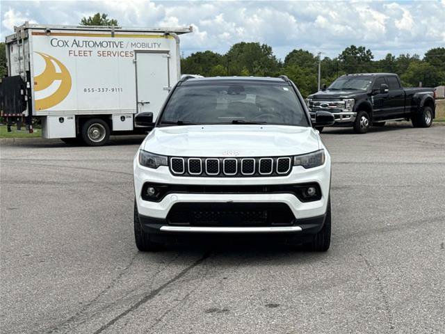 Used 2024 Jeep Compass Limited AWD/4WD image 2