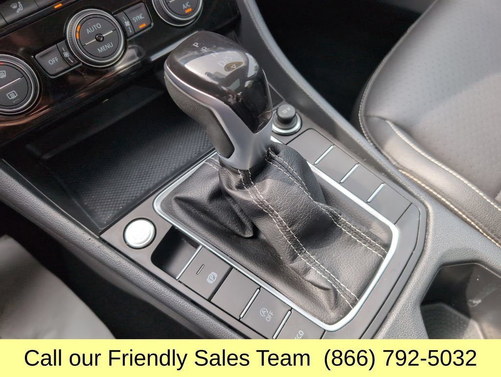 Used 2024 Volkswagen Jetta SE FWD image 24