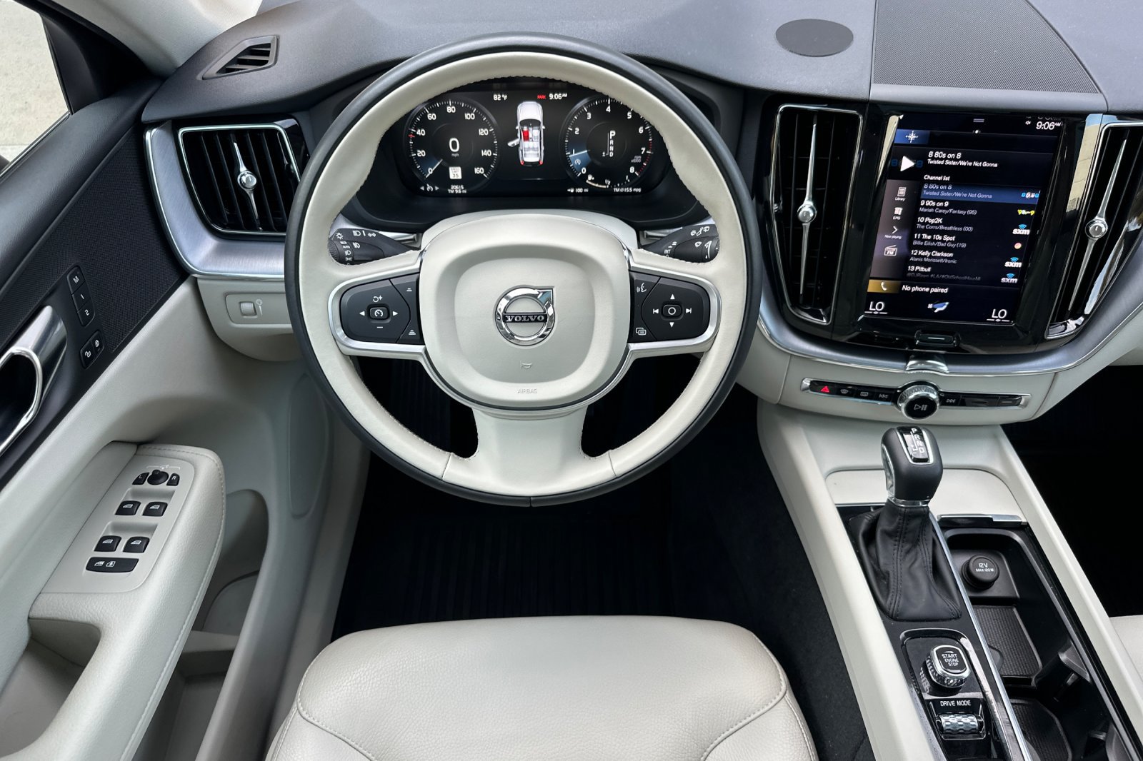 Used 2021 Volvo XC60 T5 Momentum w/ Premium Package FWD image 16
