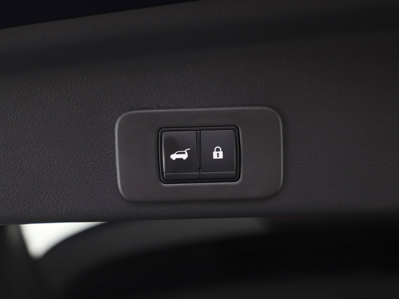 Used 2025 Nissan Murano SV AWD/4WD image 17