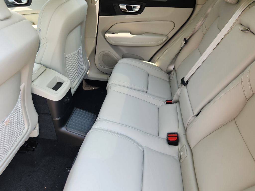 New 2026 Volvo XC60 T8 Ultra w/ Climate Package PRO AWD/4WD image 19