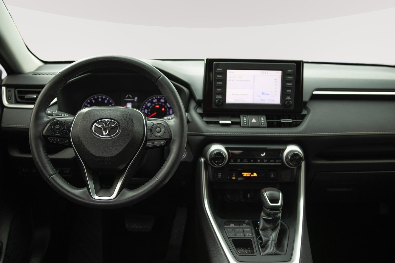 Used 2019 Toyota RAV4 XLE Premium w/ Cold Weather Package AWD/4WD image 3