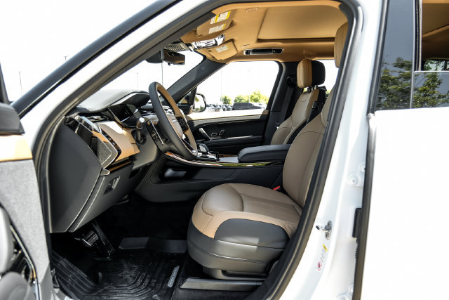 New 2026 Land Rover Range Rover Sport Dynamic SE AWD/4WD image 4