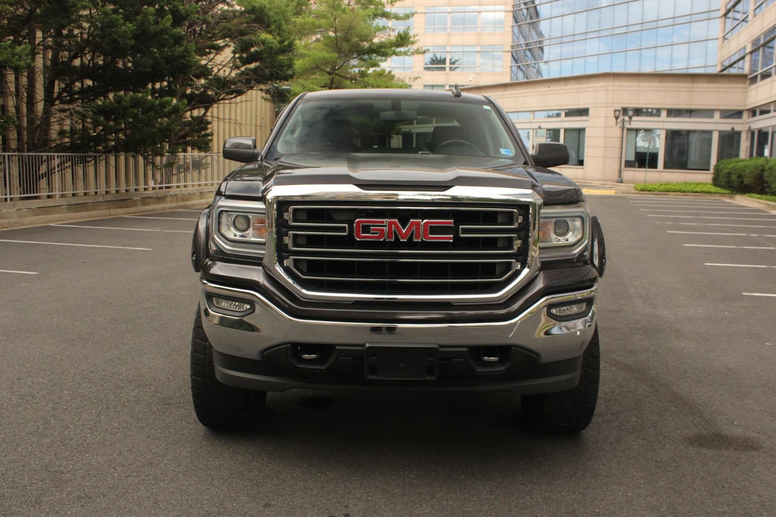 Used 2016 GMC Sierra 1500 SLE w/ SLE Value Package AWD/4WD image 3