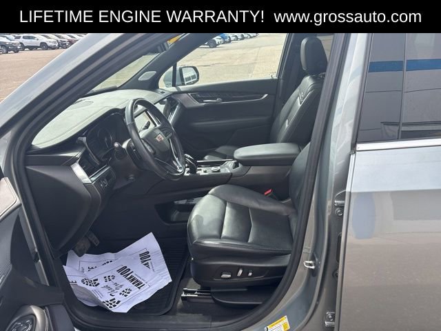Used 2023 Cadillac XT6 Premium Luxury image 10