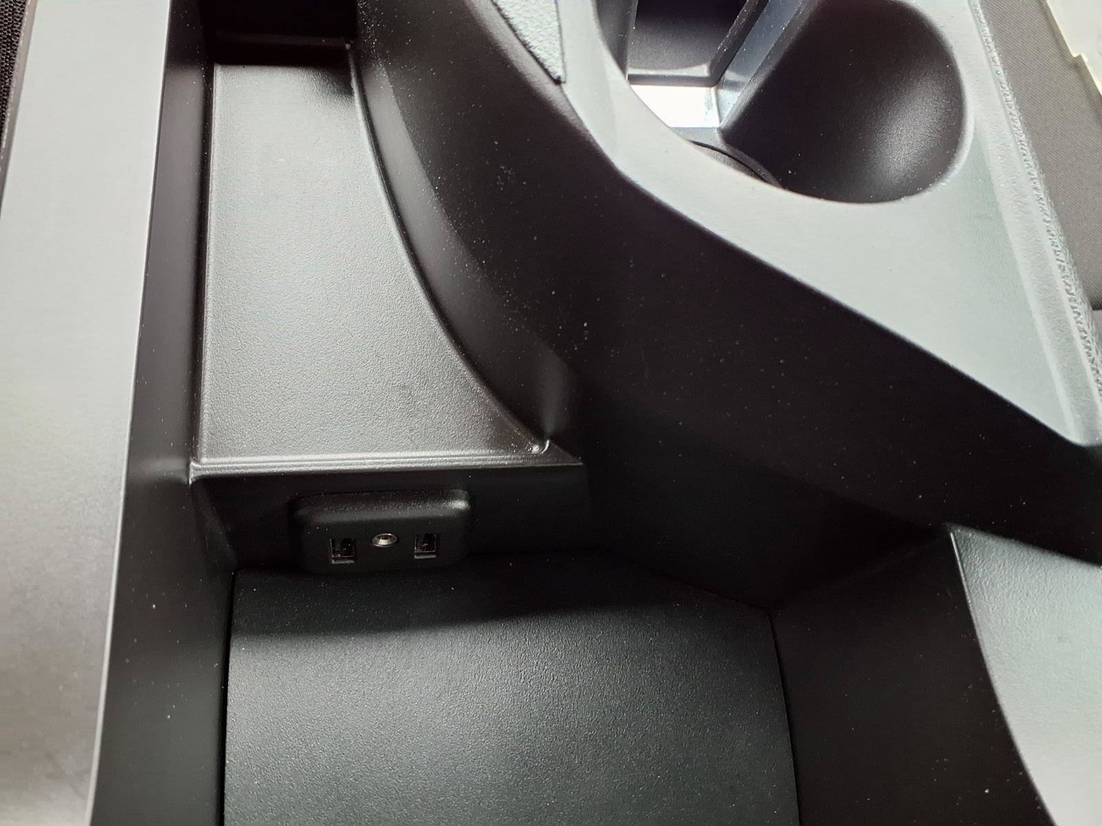 Used 2017 Chevrolet Camaro SS RWD image 8