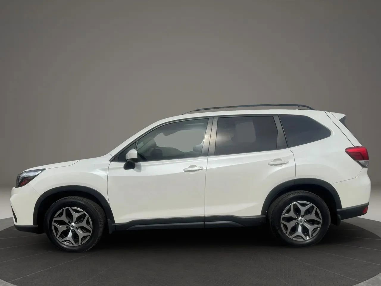 Used 2019 Subaru Forester Premium AWD/4WD image 8