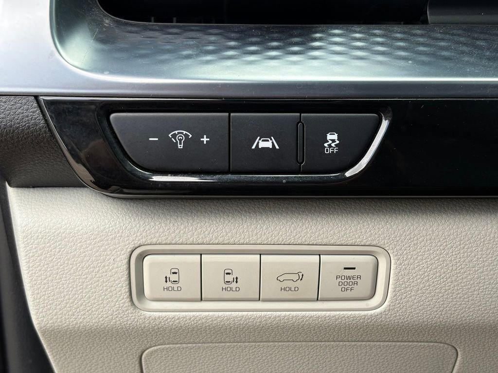 Used 2022 Kia Carnival SX Prestige FWD image 23