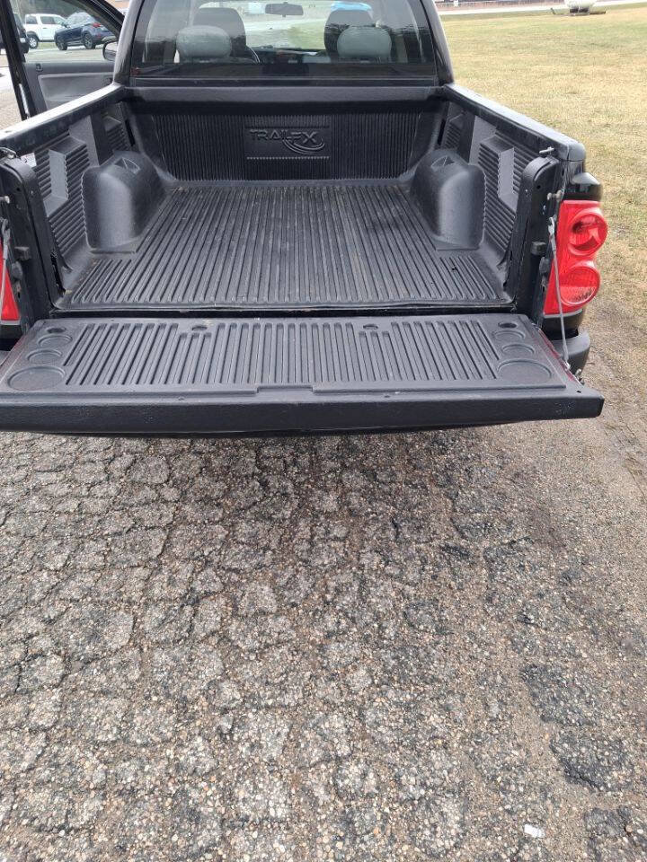 Used 2011 Dodge Dakota Big Horn image 5