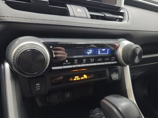 Certified 2023 Toyota RAV4 LE AWD/4WD image 19