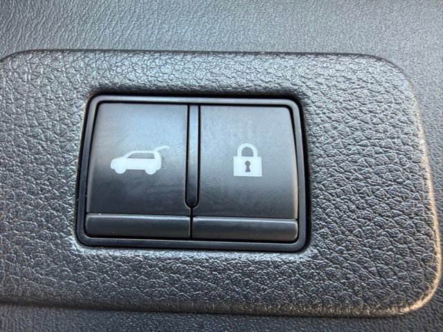 Used 2022 Nissan Armada SL w/ Captain's Chairs Package AWD/4WD image 42