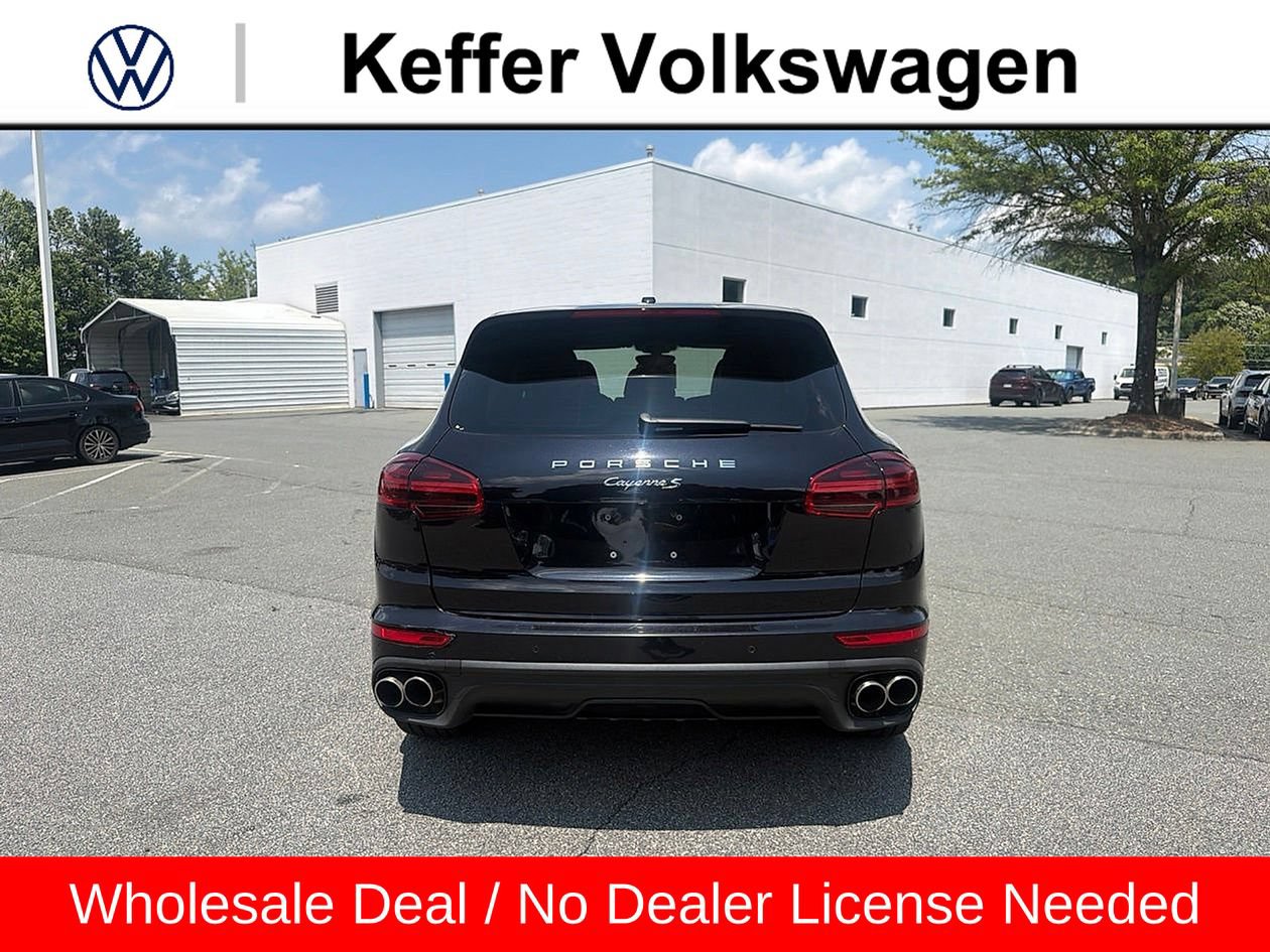 Used 2017 Porsche Cayenne S AWD/4WD image 4