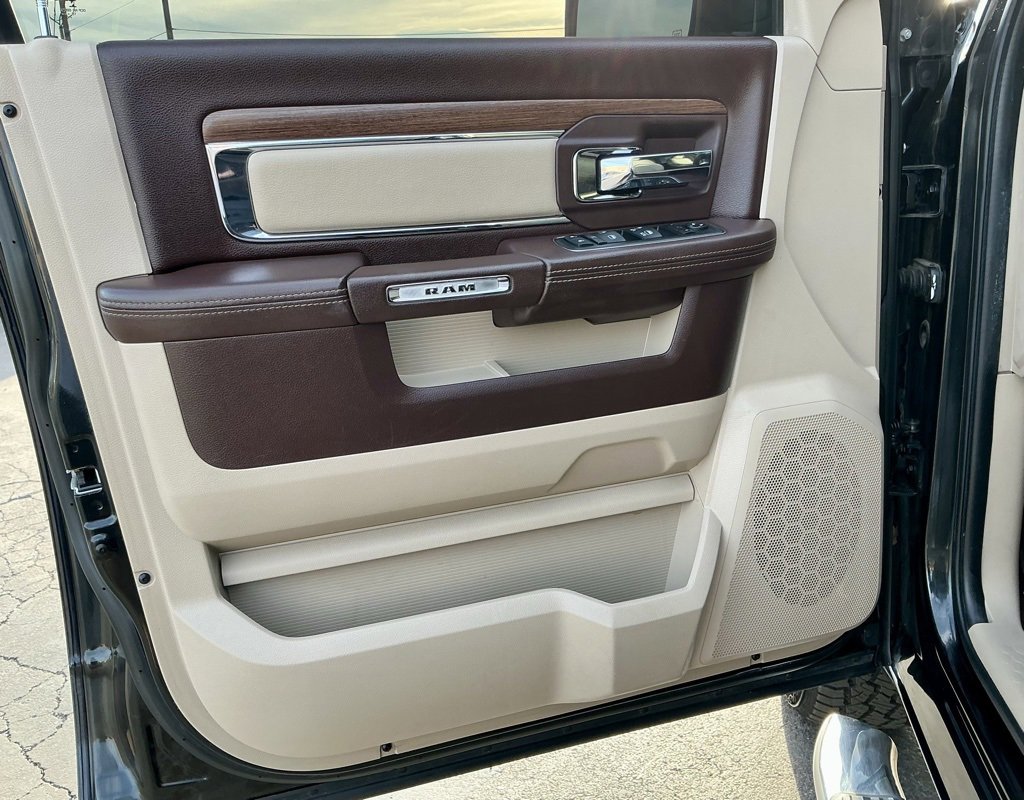 Used 2016 RAM 1500 Laramie w/ Convenience Group image 39