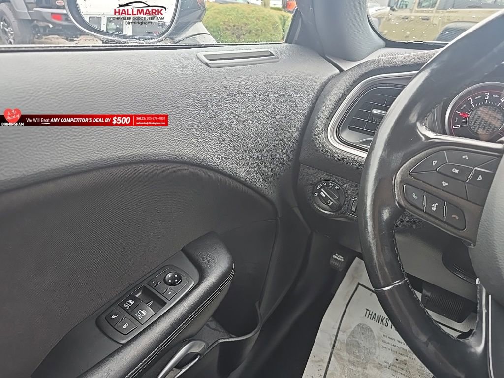 Used 2020 Dodge Challenger SXT w/ Driver Convenience Group image 14