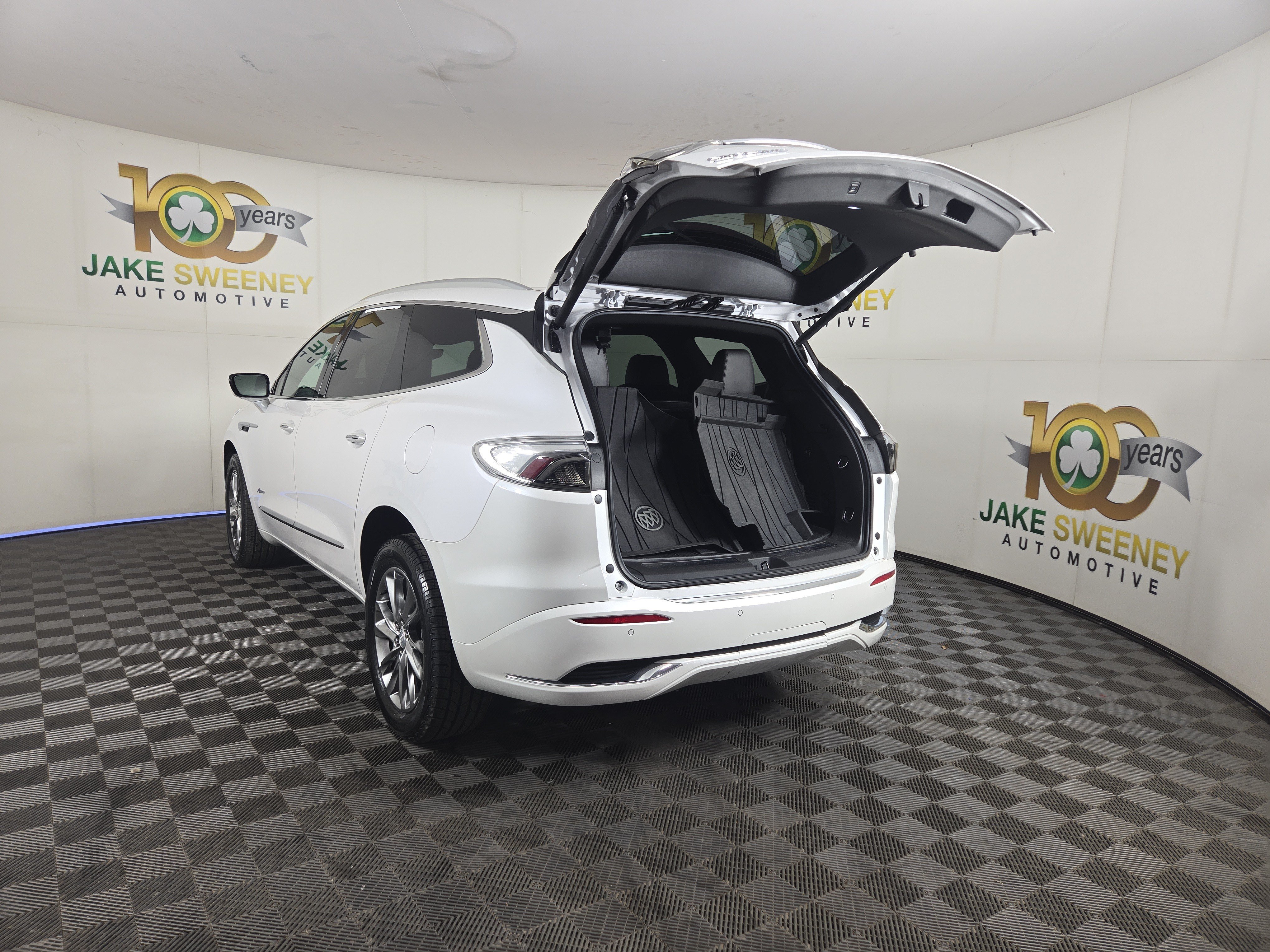 Certified 2022 Buick Enclave Avenir w/ Trailering Package, 5000 lbs. AWD/4WD image 33