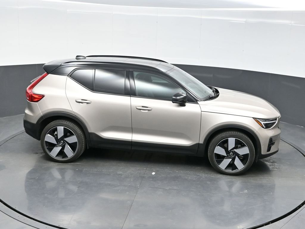 Used 2023 Volvo XC40 Recharge Ultimate image 35
