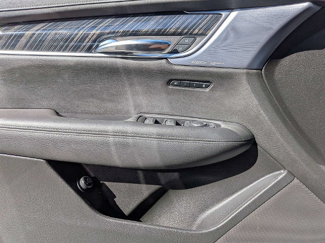 Certified 2025 Cadillac XT6 Premium Luxury AWD/4WD image 29