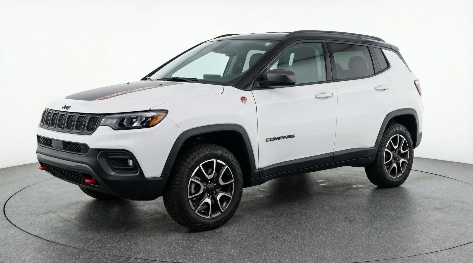 Used 2025 Jeep Compass Trailhawk image 2