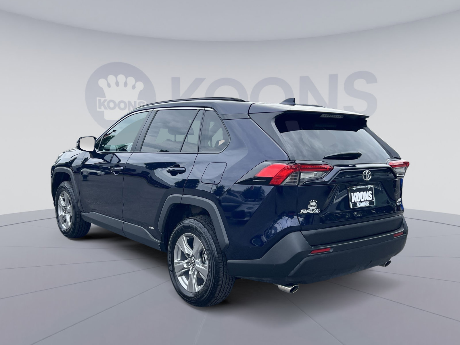 Used 2025 Toyota RAV4 XLE w/ Convenience Package AWD/4WD image 4
