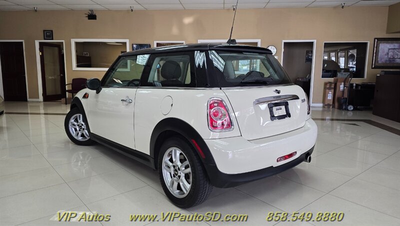 Used 2011 MINI Cooper Hardtop FWD image 3