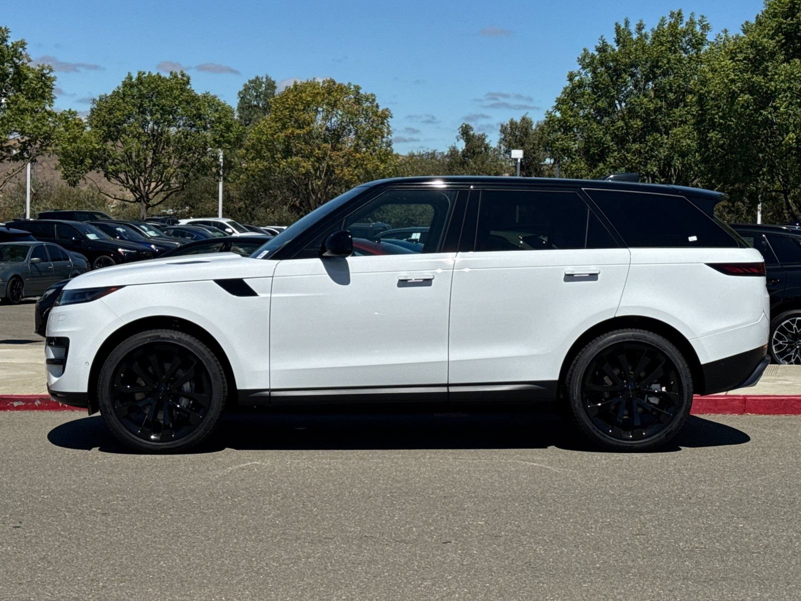 New 2026 Land Rover Range Rover Sport SE AWD/4WD image 3