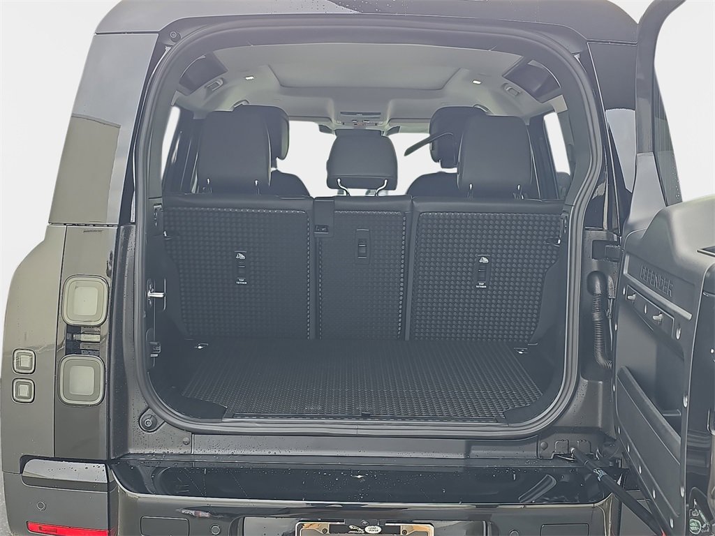 New 2026 Land Rover Defender 110 S image 12