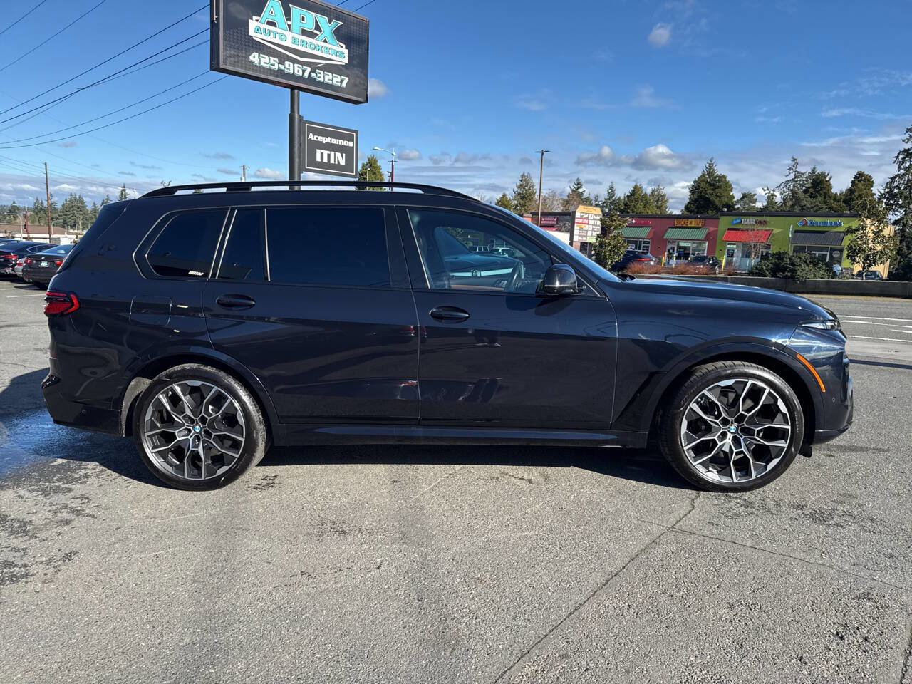 Used 2024 BMW X7 M60i w/ Executive Package image 14