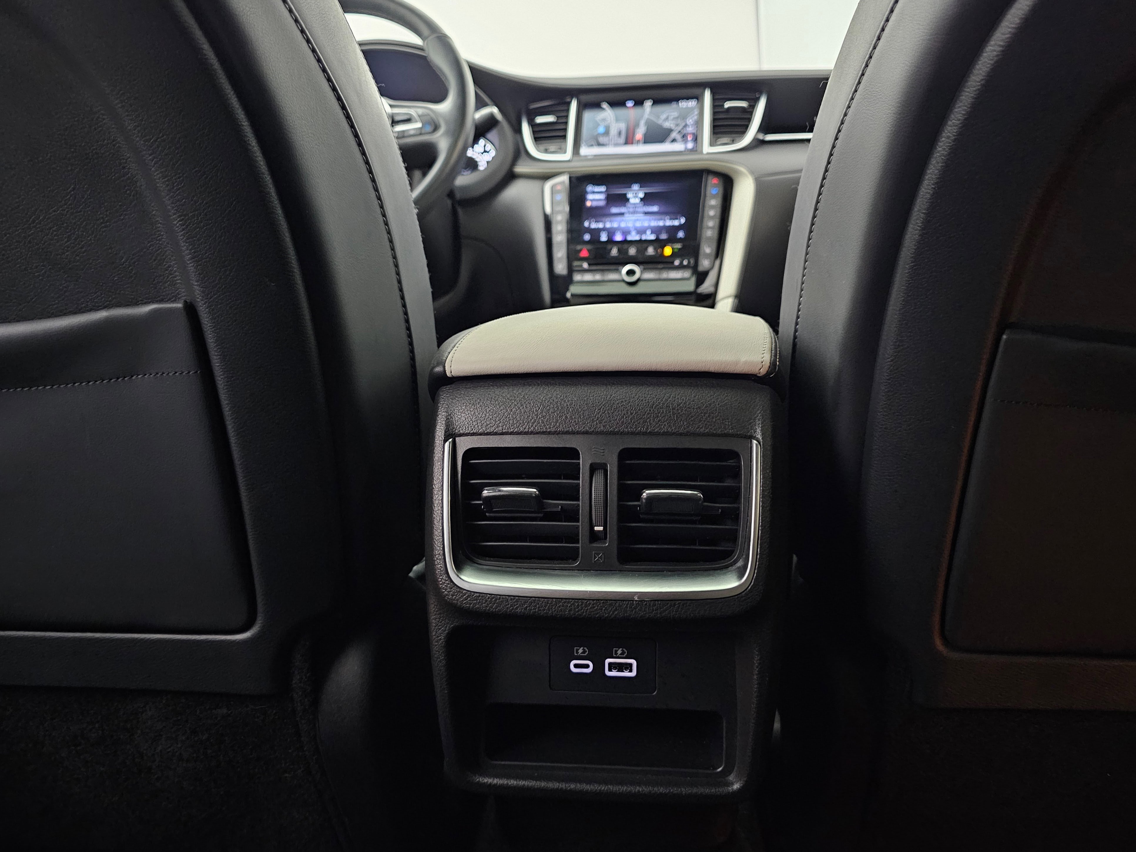 Used 2024 INFINITI QX55 Essential image 23