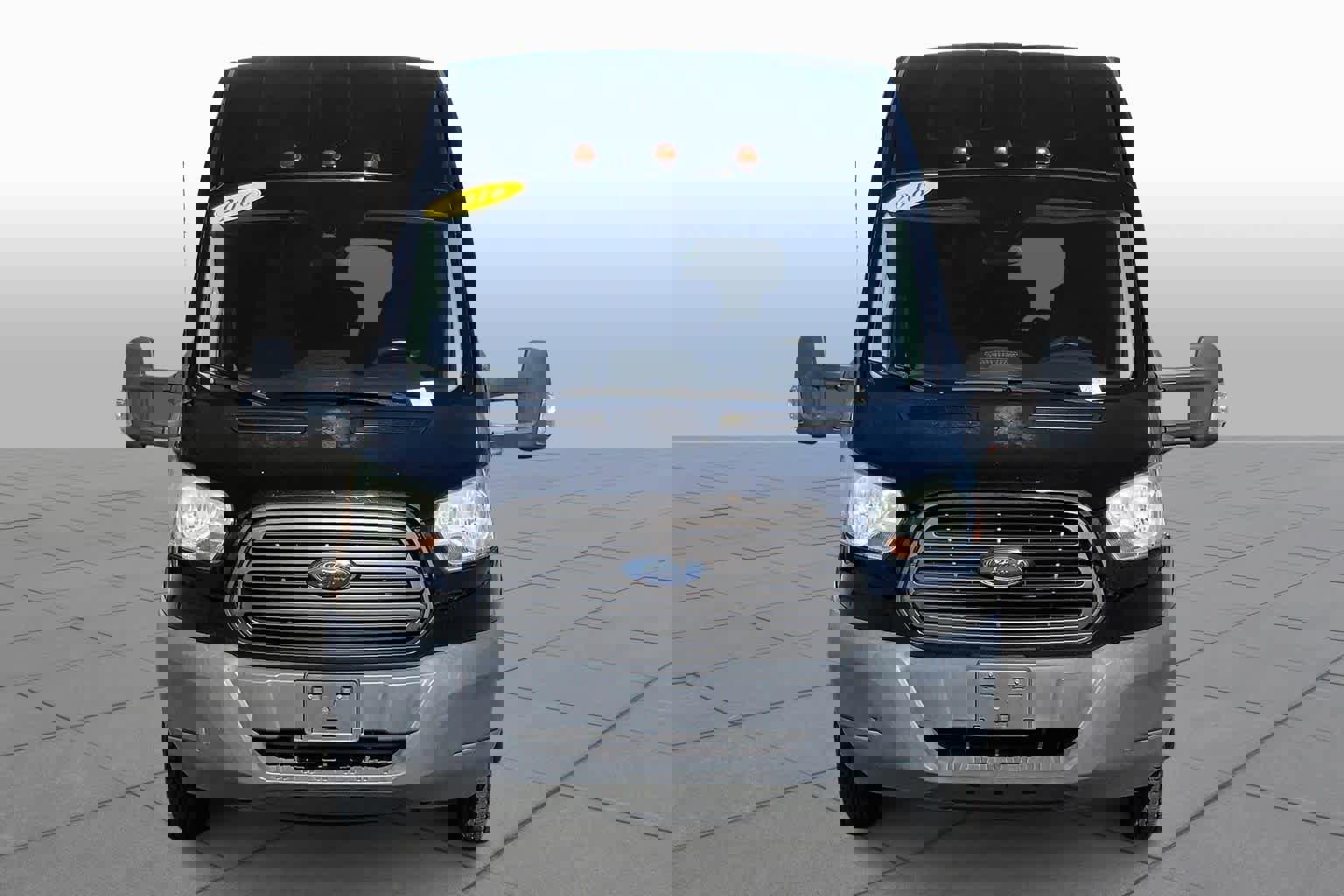 Used 2016 Ford Transit 350 XLT image 4