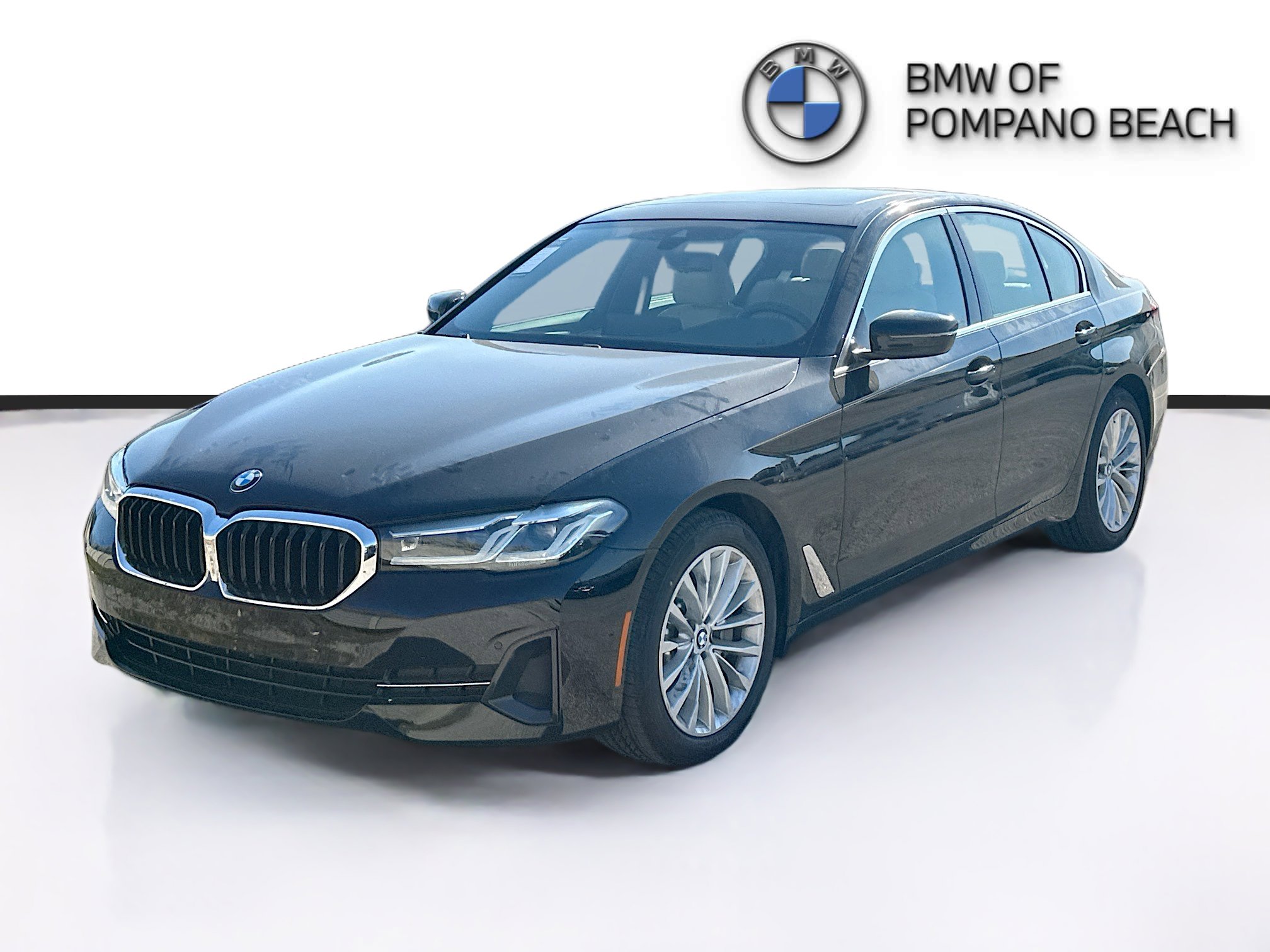 Used 2022 BMW 530i w/ Convenience Package image 3