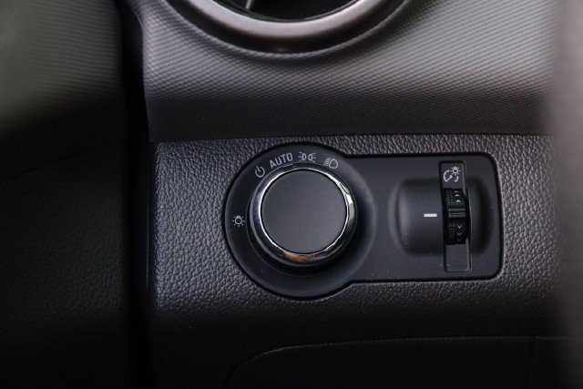 Used 2015 Chevrolet Sonic LT w/ Fun and Sun Package FWD image 20