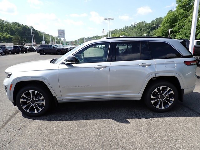 New 2025 Jeep Grand Cherokee Overland w/ Adv Protech Group III image 2