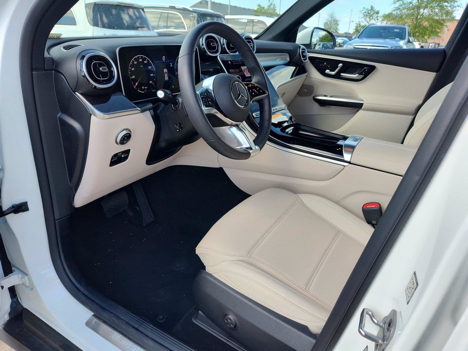 Certified 2026 Mercedes-Benz GLC 300 4MATIC image 2