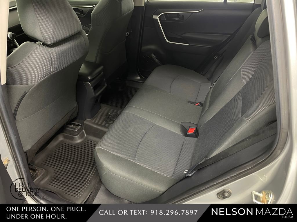Used 2020 Toyota RAV4 LE AWD/4WD image 32