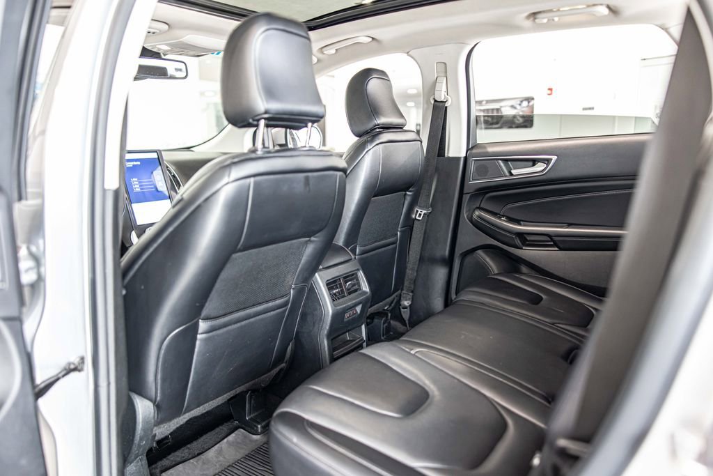 Used 2022 Ford Edge Titanium w/ Equipment Group 301A AWD/4WD image 35