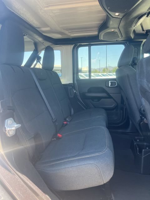 Used 2025 Jeep Wrangler Unlimited Sahara AWD/4WD image 29