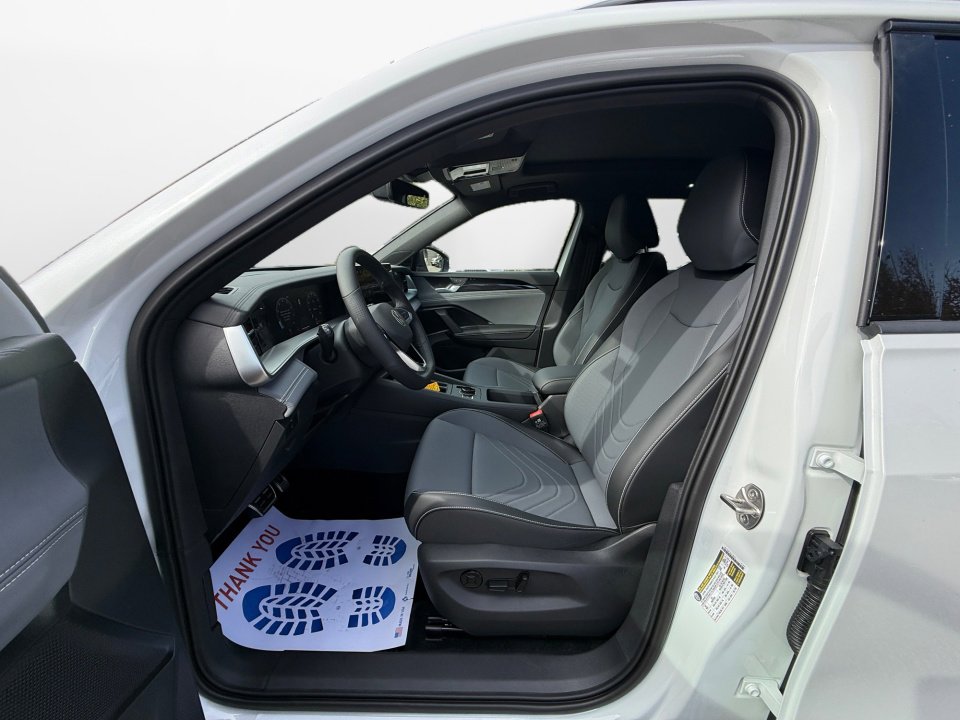 New 2026 Volkswagen Tiguan SE R-Line image 9