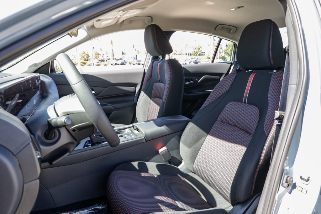 New 2027 Nissan Sentra SR FWD image 17