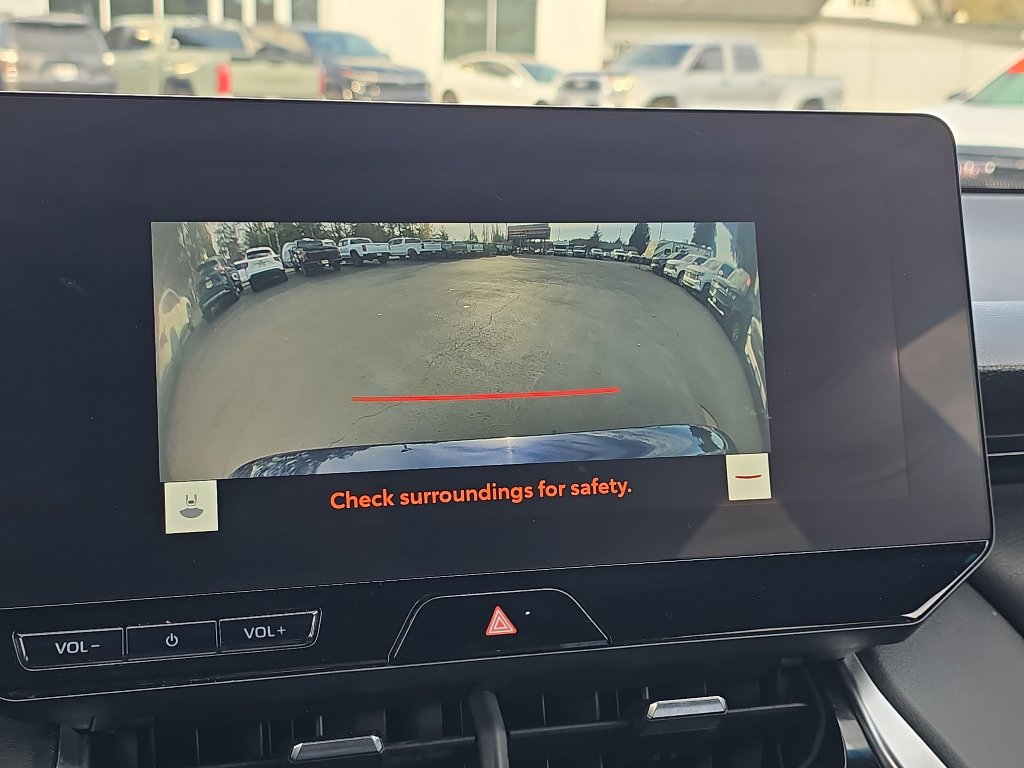 Certified 2023 Toyota Venza XLE image 30