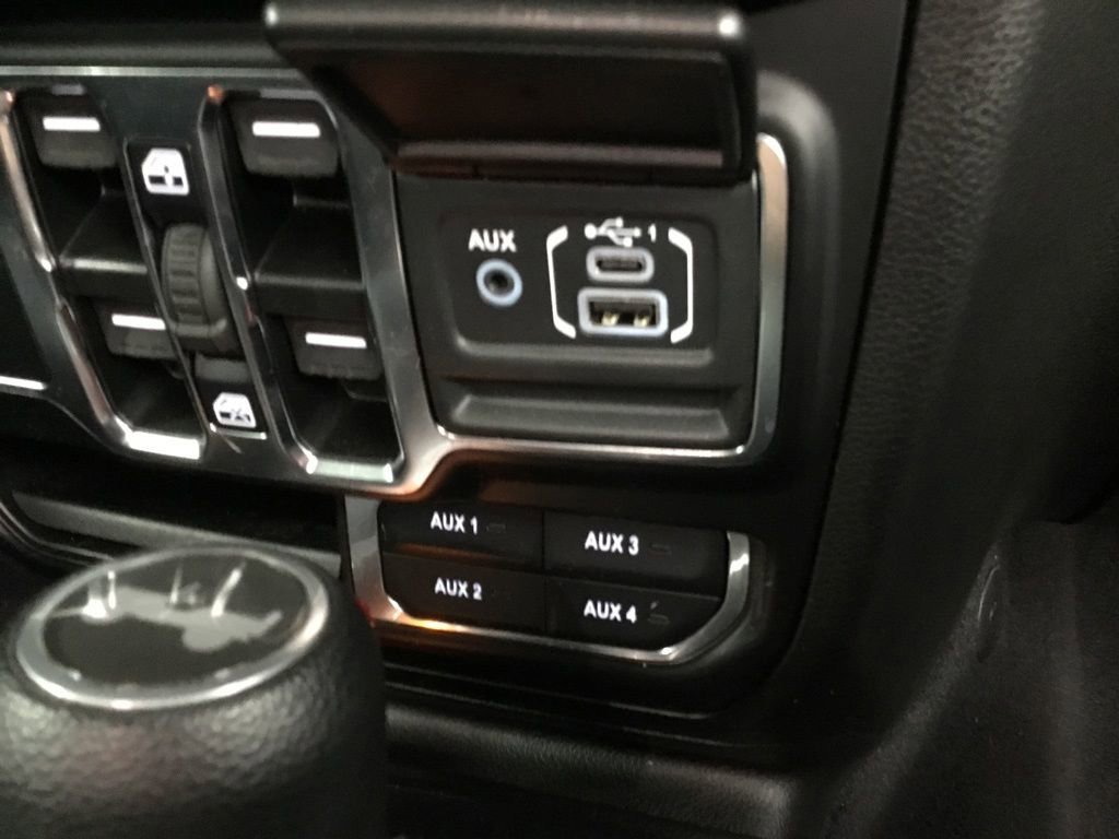 Used 2021 Jeep Wrangler Unlimited Sahara w/ Dual Top Group image 26