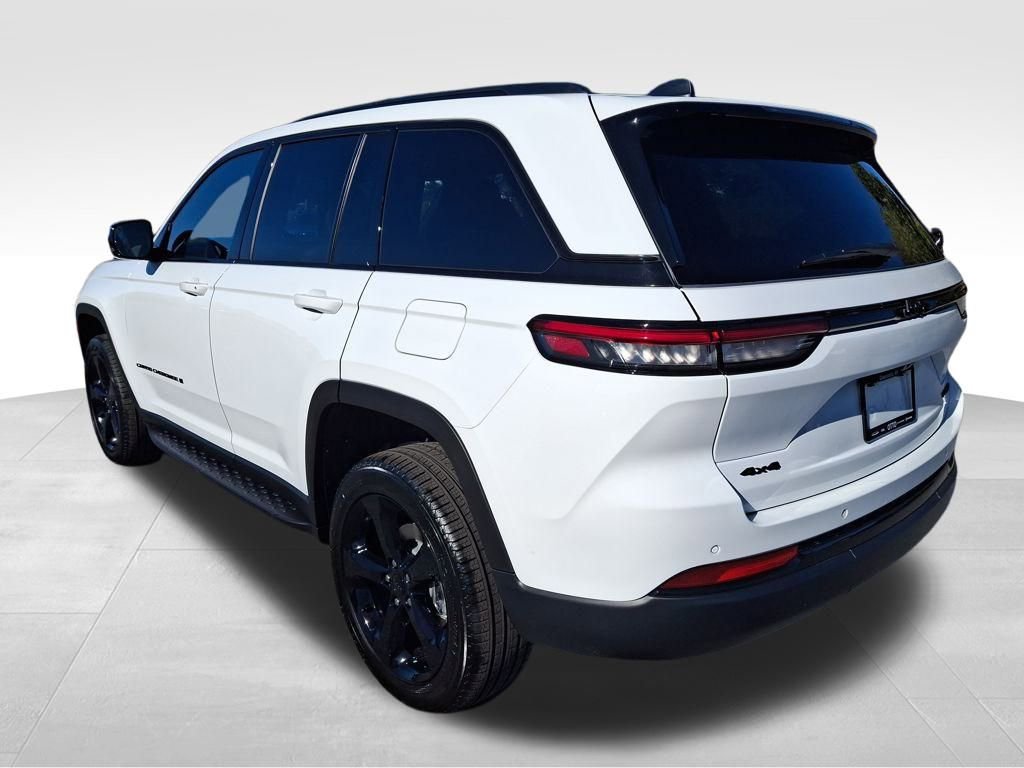 New 2025 Jeep Grand Cherokee Limited w/ Black Appearance Package image 5