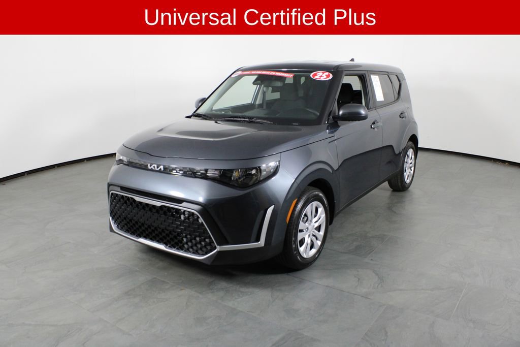 Used 2025 Kia Soul LX image 2